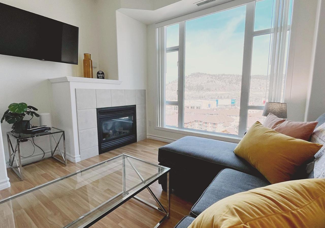 Downtown Waterfront Kelowna Oasis Newly Renovated 2Bed 2Bath Apartment Bagian luar foto