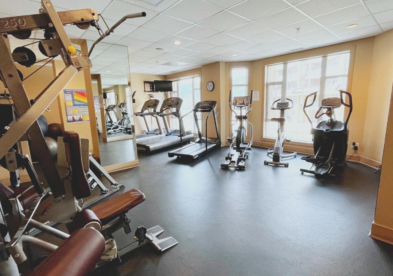 Downtown Waterfront Kelowna Oasis Newly Renovated 2Bed 2Bath Apartment Bagian luar foto