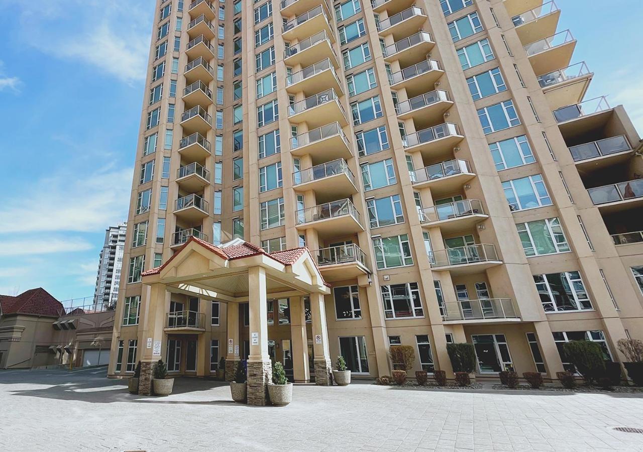 Downtown Waterfront Kelowna Oasis Newly Renovated 2Bed 2Bath Apartment Bagian luar foto