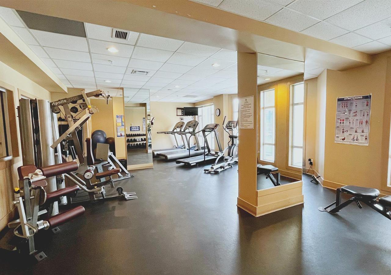 Downtown Waterfront Kelowna Oasis Newly Renovated 2Bed 2Bath Apartment Bagian luar foto