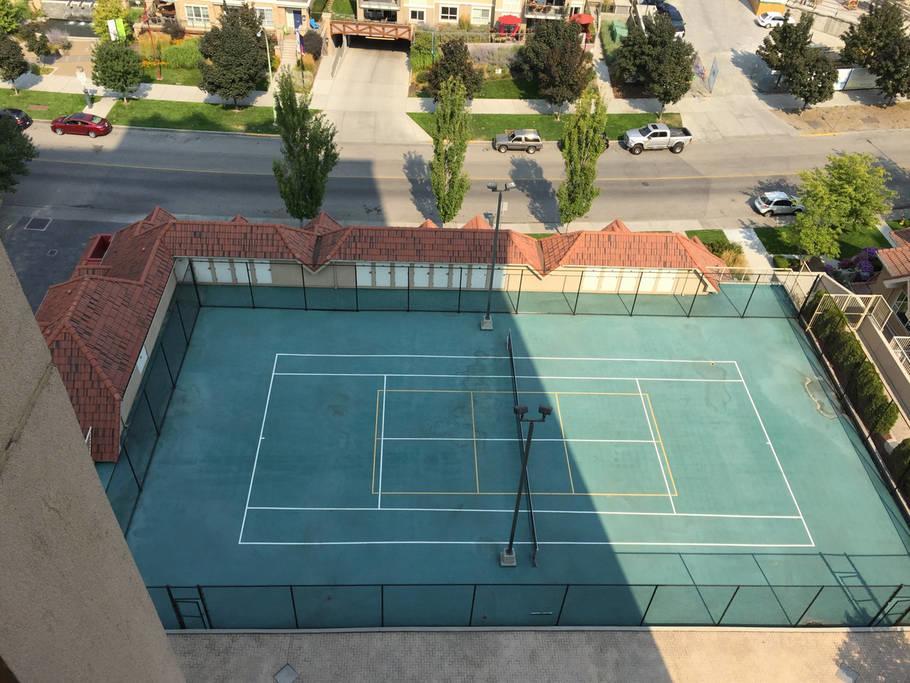Downtown Waterfront Kelowna Oasis Newly Renovated 2Bed 2Bath Apartment Bagian luar foto
