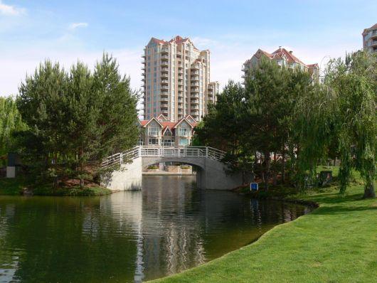 Downtown Waterfront Kelowna Oasis Newly Renovated 2Bed 2Bath Apartment Bagian luar foto
